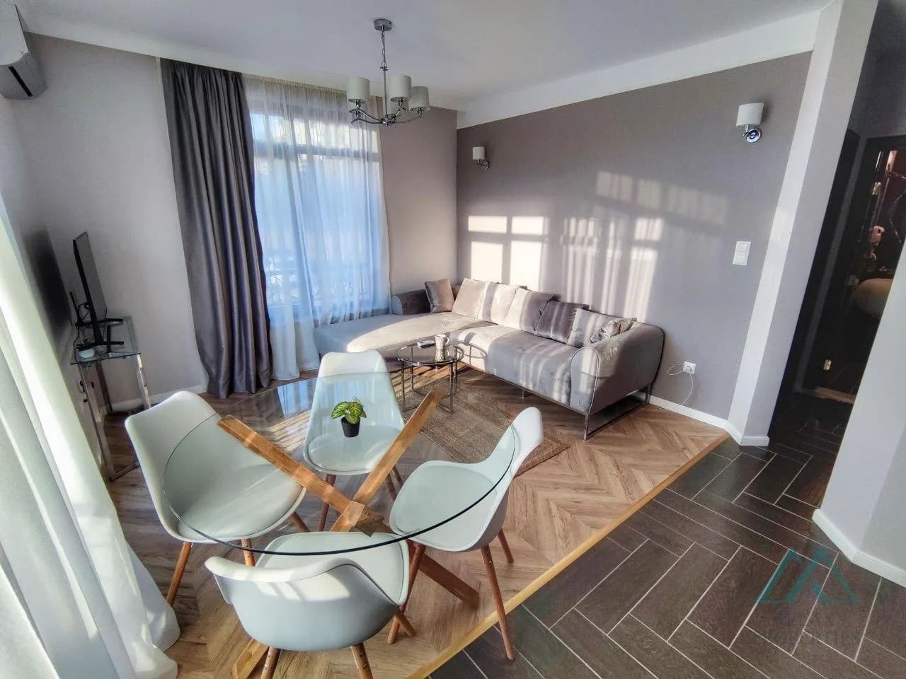 2-izbový luxusný apartmán s výhľadom na more, Romance Paris, 250m od mora, Sveti Vlas - foto 9