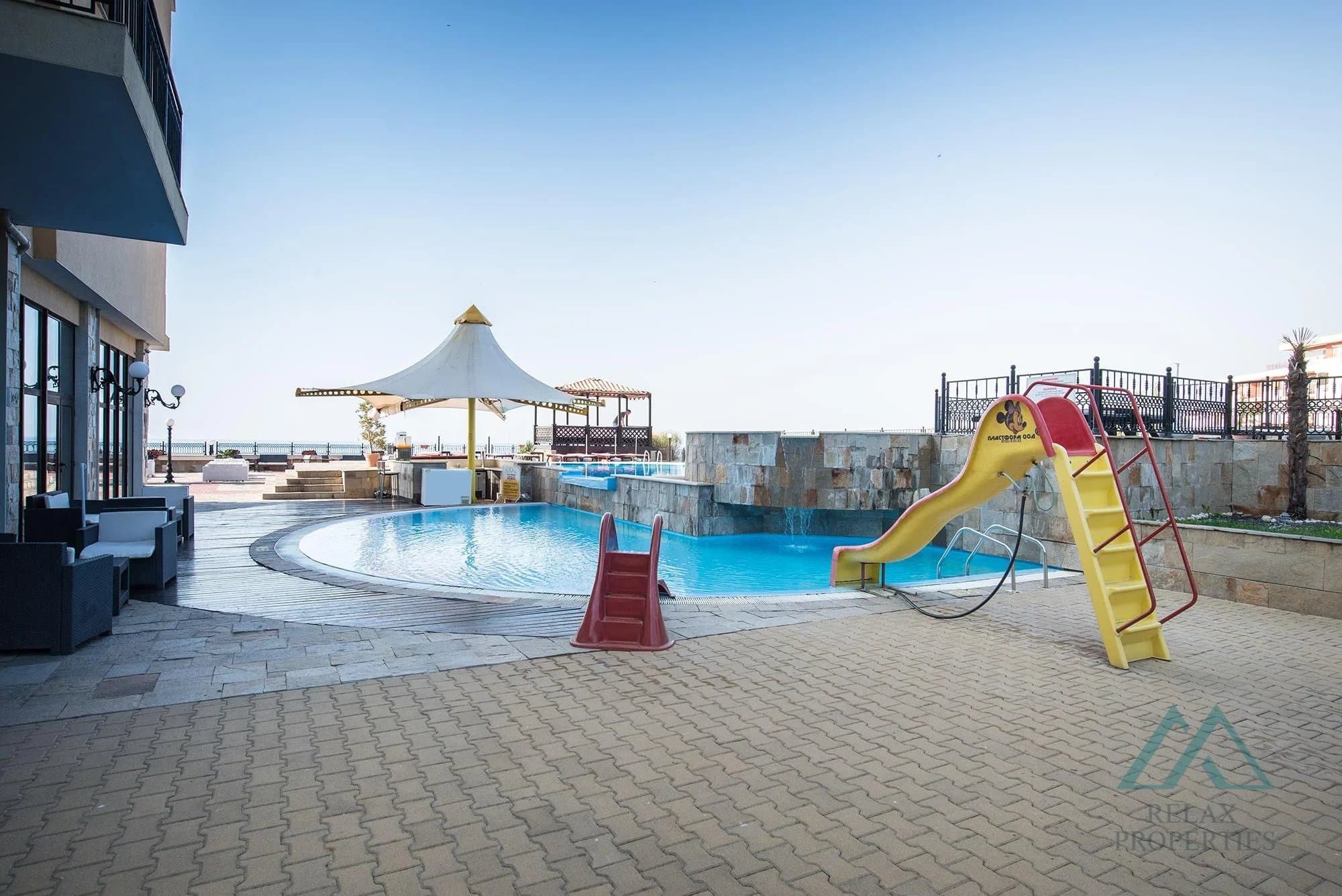 Prostorné apartmány 2+kk s výhledem na moře, luxusní 4* komplex Tiva Del Mar, první řada u moře, Sveti Vlas, Bulharsko - foto 56