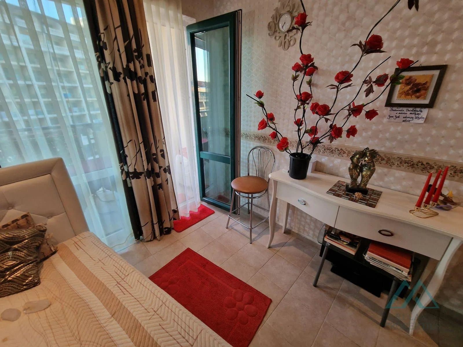 Velké studio v první linii s výhledem na bazén, 4* hotel Planeta a aquapark, 50 m od moře, Slunečné pobřeží, Bulharsko - foto 5
