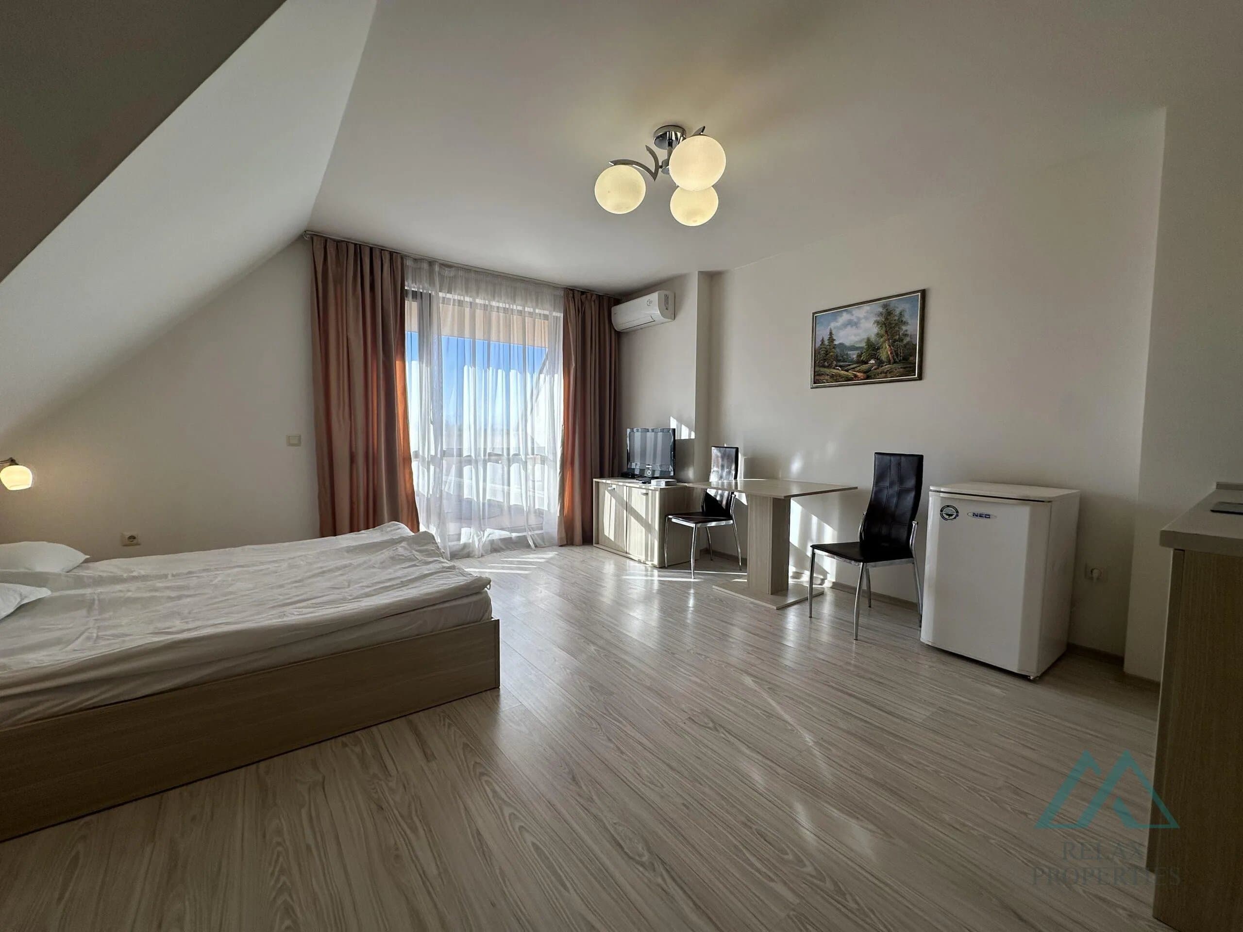 Prostorný apartmán s výhledem na bazén, Tarsis Club & SPA, 700 m od moře, Slunečné pobřeží - foto 4