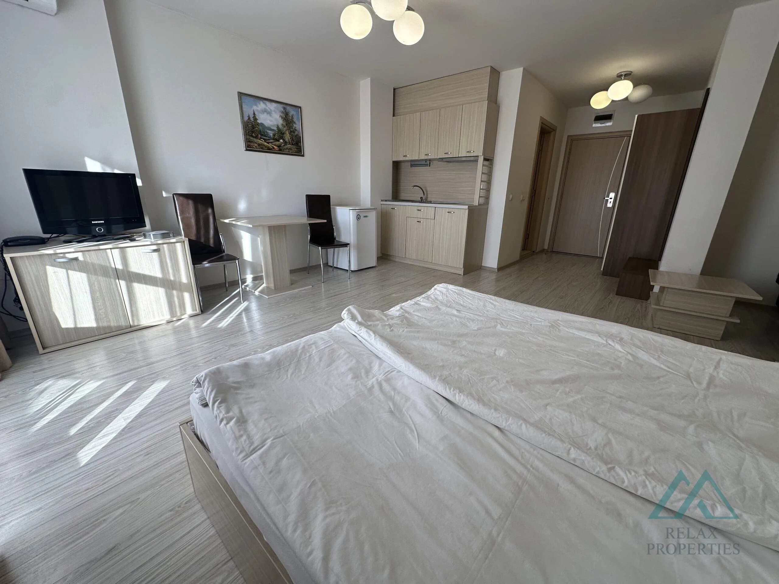 Prostorný apartmán s výhledem na bazén, Tarsis Club & SPA, 700 m od moře, Slunečné pobřeží - foto 7
