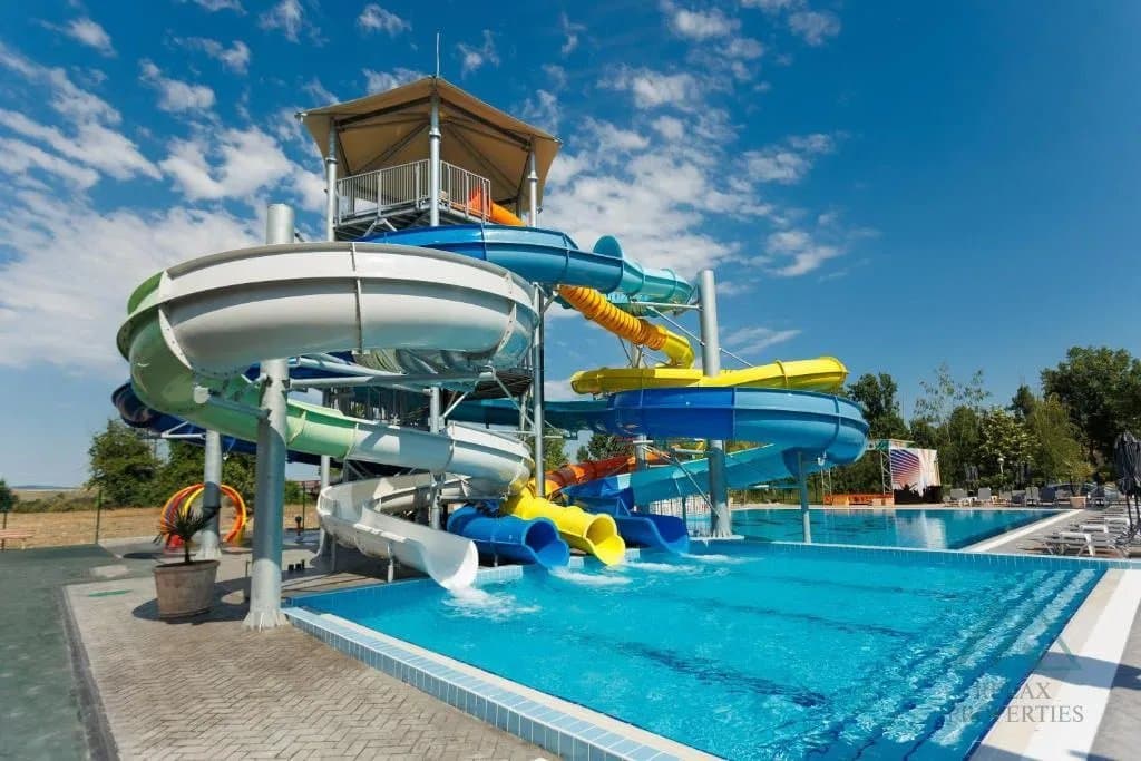Prostorný apartmán s výhledem na bazén, Tarsis Club & SPA, 700 m od moře, Slunečné pobřeží - foto 25