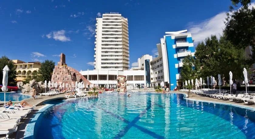 Luxusní ikonický hotel Kuban Resort & Aquapark, apartmán se 2 ložnicemi v centru Slunečného pobřeží, Bulharsko - foto 1