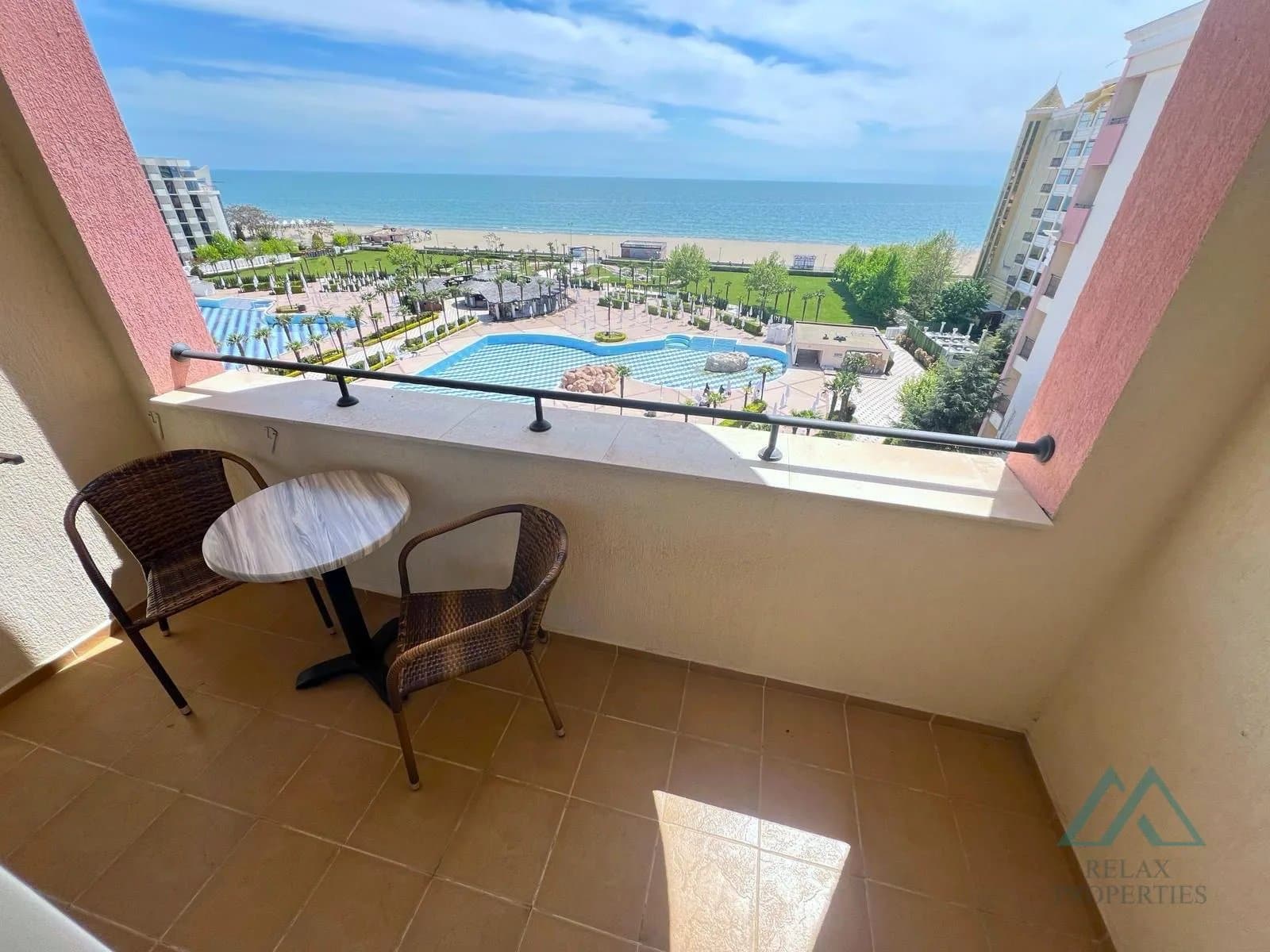 Luxusní apartmán se 2 ložnicemi a výhledem na moře, první řada, DIT Majestic Beach Resort, Slunečné pobřeží - foto 1