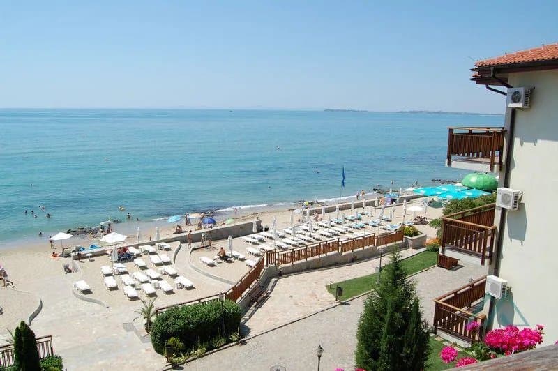 Krásný apartmán se 2 ložnicemi a výhledem na moře, Rajská zahrada, první řada u moře, Sveti Vlas, Bulharsko - foto 15
