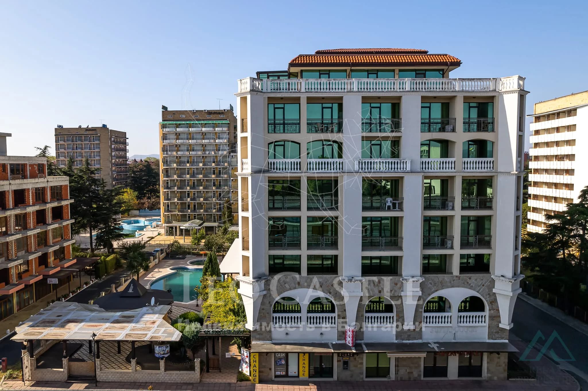 Prostorný 2 pokojový apartmán o rozloze 83,21 m², 2 koupelnami a výhledem na moře v komplexu Babylon na Slunečném pobřeží. - 4