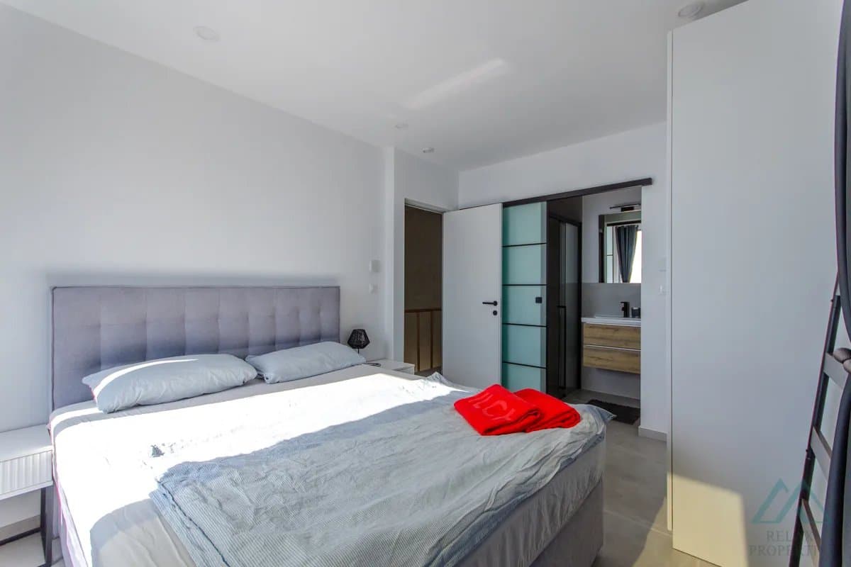 Vila s panoramatickým výhledem na moře a nekonečným bazénem, 70 m od moře, Omiš - Dalmácie - foto 16