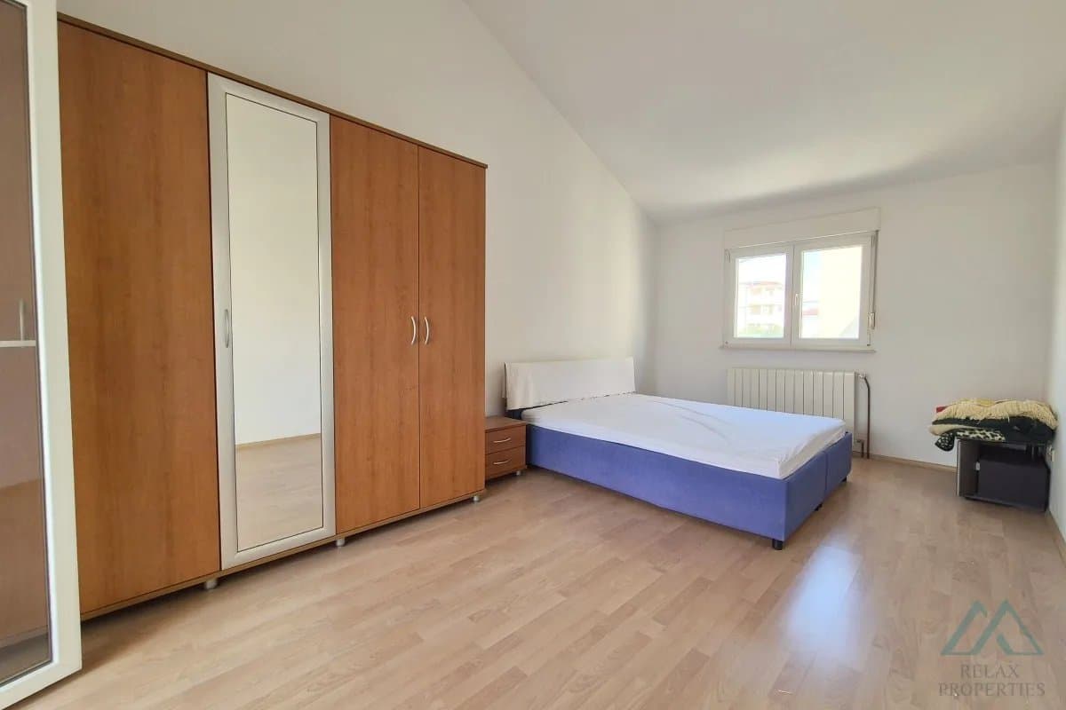 Samostatně stojící dvoupatrový dům, 500 m od moře, Kaštel Lukšić - Dalmácie - foto 9