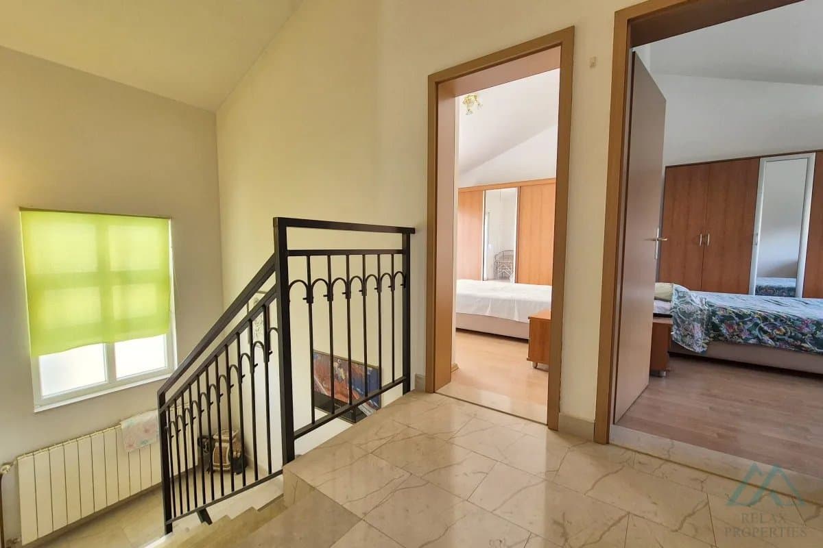 Samostatně stojící dvoupatrový dům, 500 m od moře, Kaštel Lukšić - Dalmácie - 5