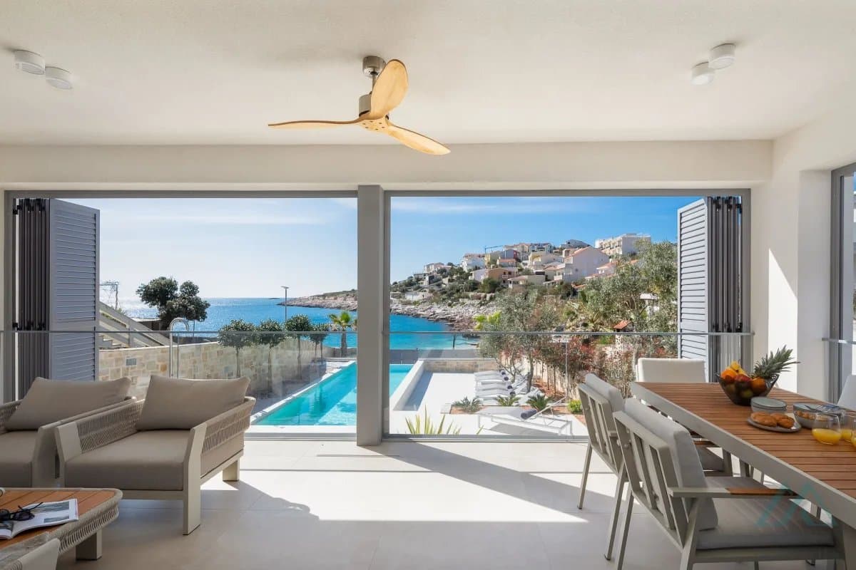 Luxusní vila s bazénem v 1. linii u moře, Rogoznica - Dalmácie - 3