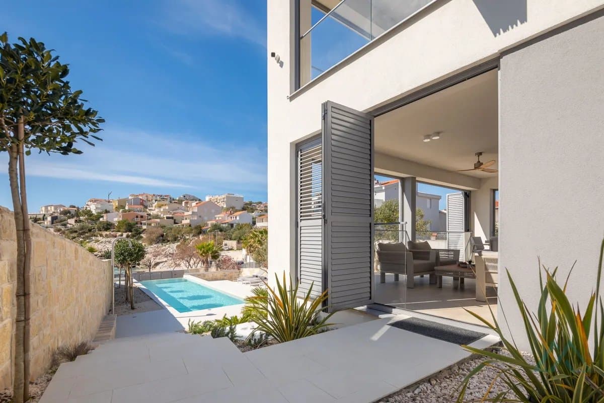 Luxusní vila s bazénem v 1. linii u moře, Rogoznica - Dalmácie - 5