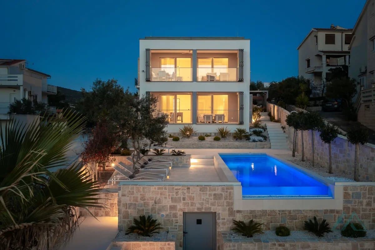 Luxusní vila s bazénem v 1. linii u moře, Rogoznica - Dalmácie - foto 24