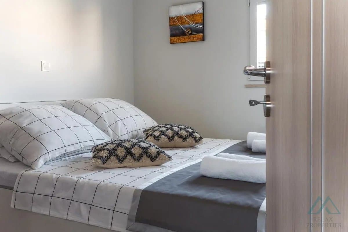 Apartmánový dům s panoramatickým výhledem na moře, ostrov Čiovo - Dalmácie - foto 8