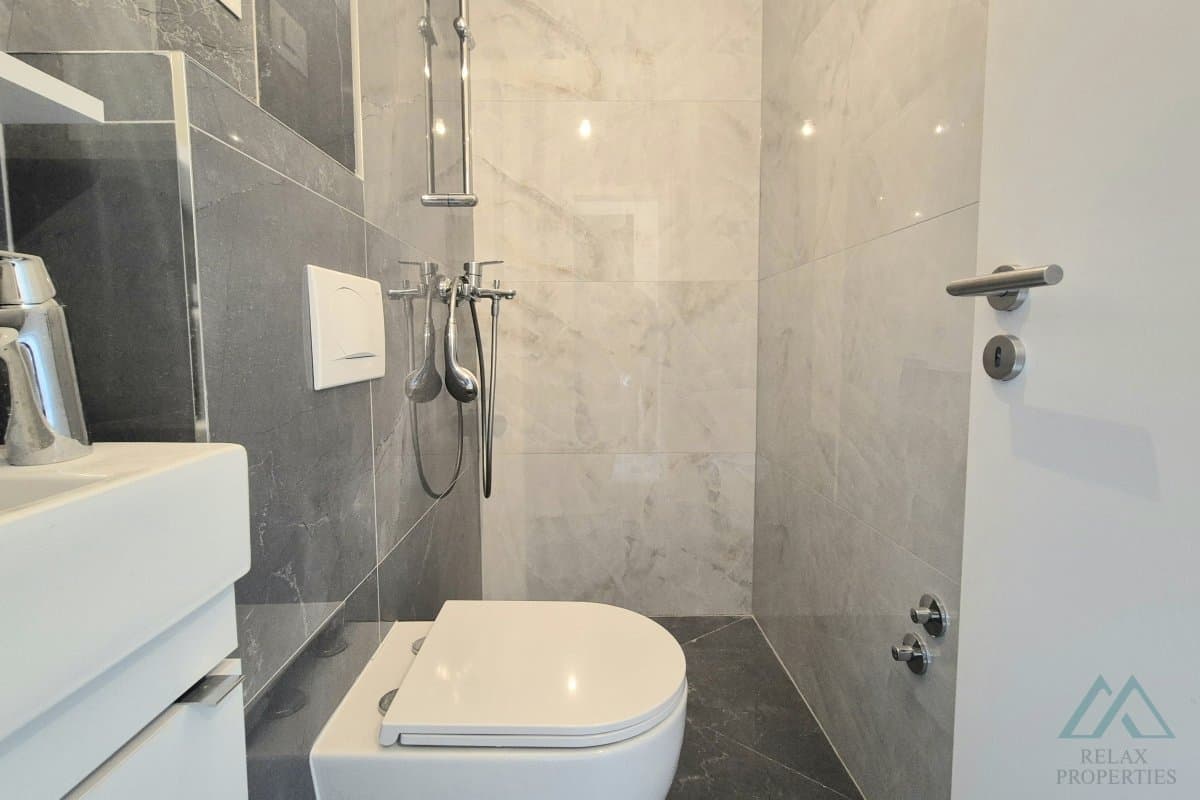 Penthouse se střešní terasou a výhledem na moře, ostrov Čiovo - Dalmácie - foto 8