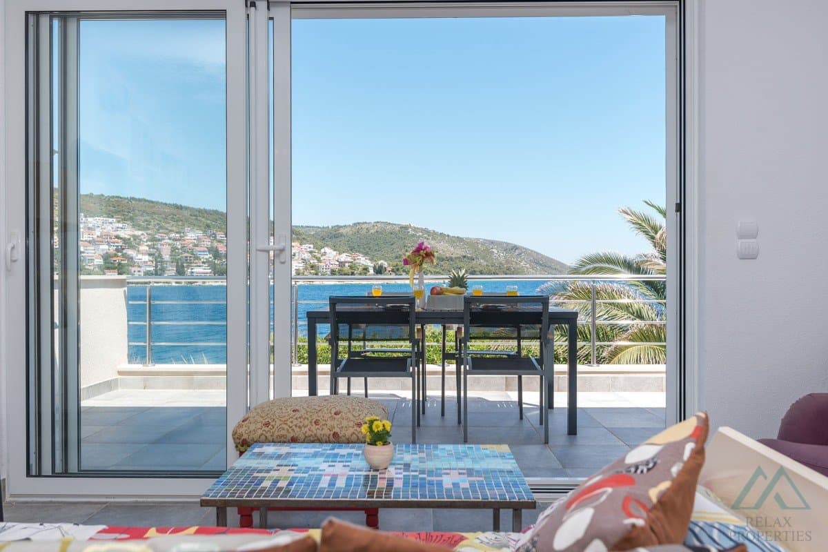 Dům u moře v 1. linii u moře, ostrov Čiovo - Dalmácie - foto 2