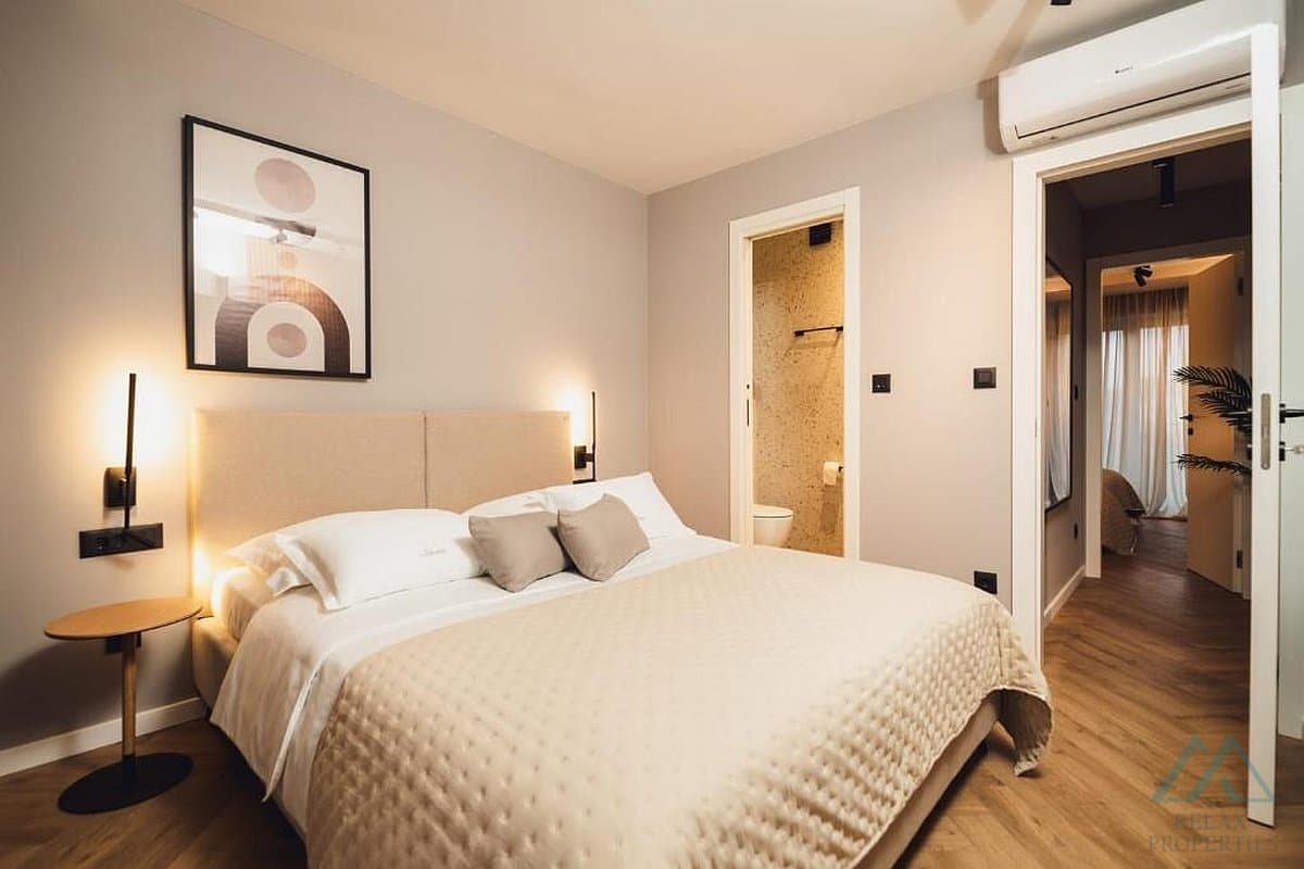 Vila se dvěma apartmány a bazénem, Rogoznica - Dalmácie - foto 12