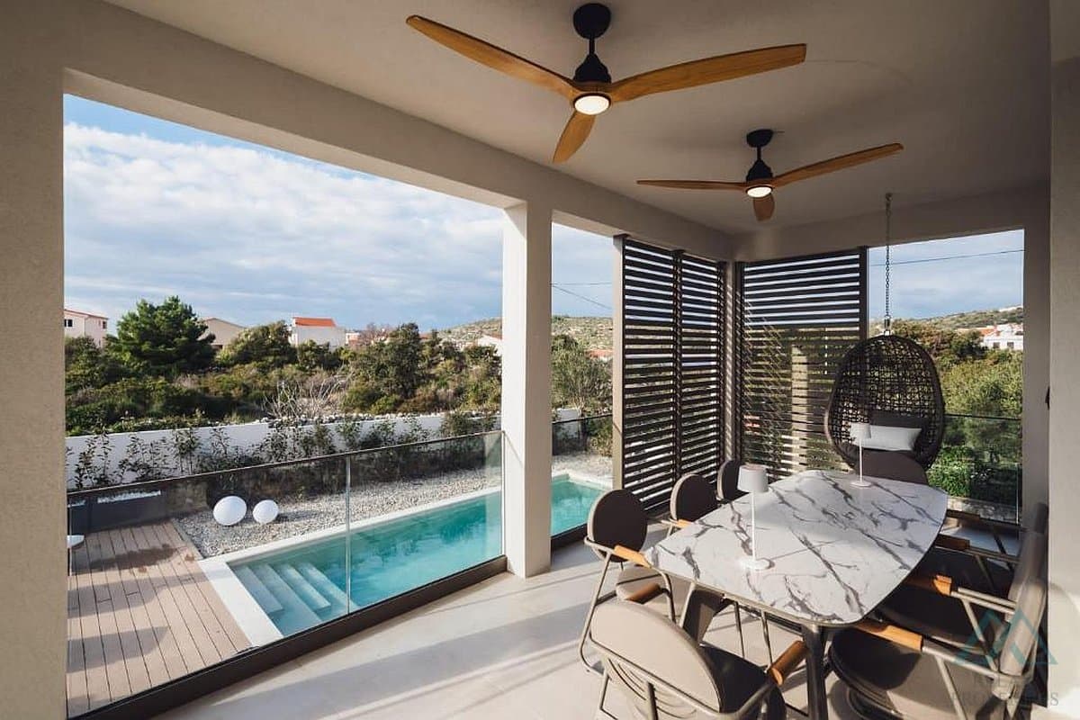 Vila se dvěma apartmány a bazénem, Rogoznica - Dalmácie - 4