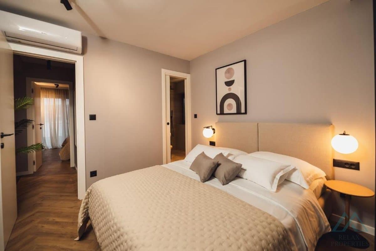 Vila se dvěma apartmány a bazénem, Rogoznica - Dalmácie - foto 14