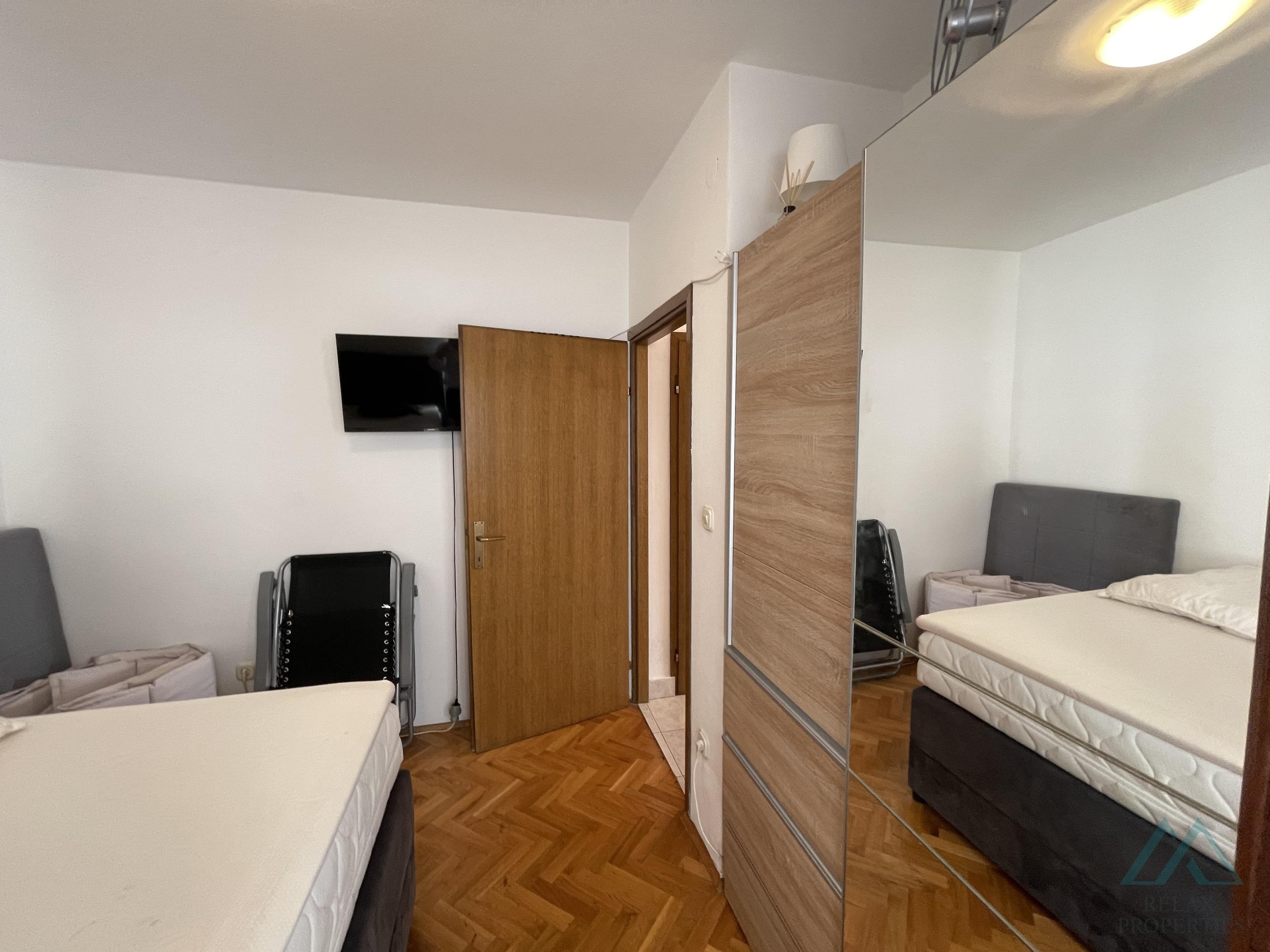 apartmán 2+kk, vlastní zahradou, ostrov Krk - Malinska, 350 m od moře - foto 11