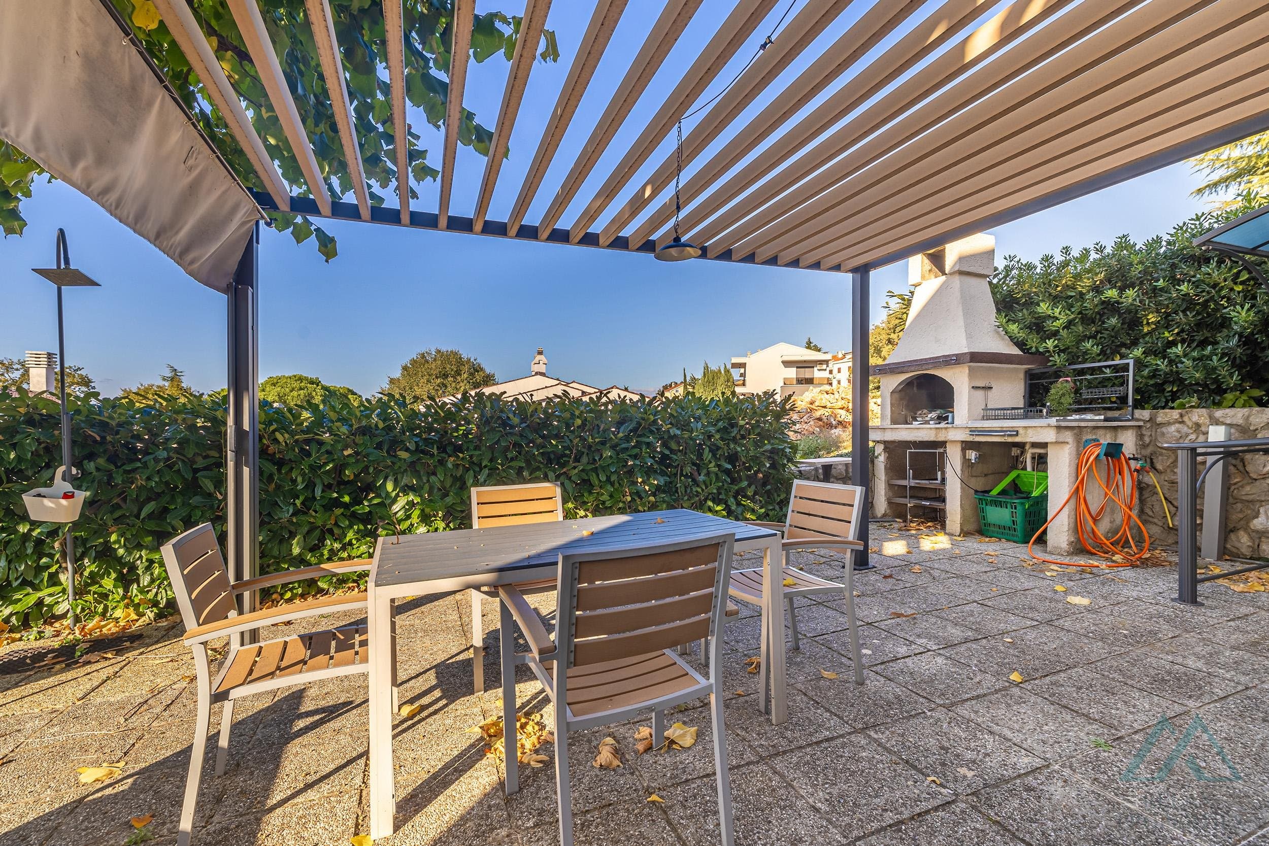 Dům s výhledem na moře a zahradou, 400 m od moře, Njivice, ostrov Krk - foto 6