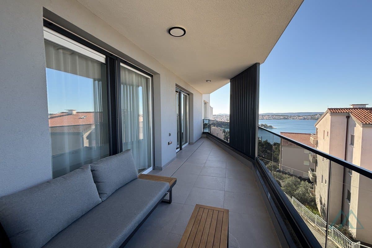 penthouse se 2 ložnicemi, výhledem na moře a střešní terasou - Trogir, Čiovo - 1