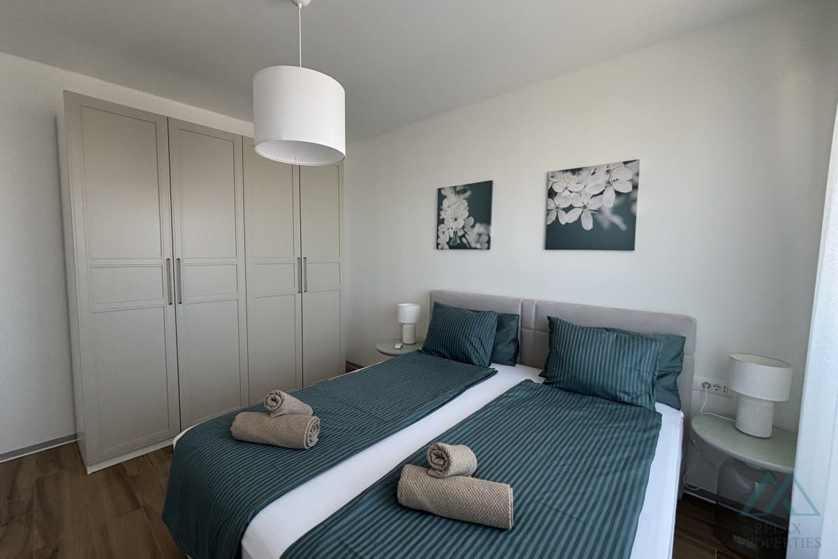 penthouse se 2 ložnicemi, výhledem na moře a střešní terasou - Trogir, Čiovo - foto 10