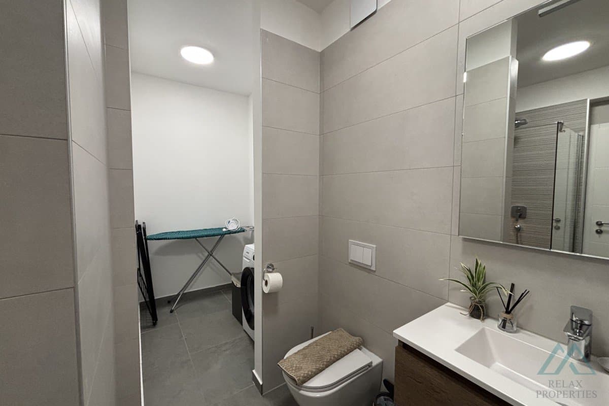 penthouse se 2 ložnicemi, výhledem na moře a střešní terasou - Trogir, Čiovo - foto 17