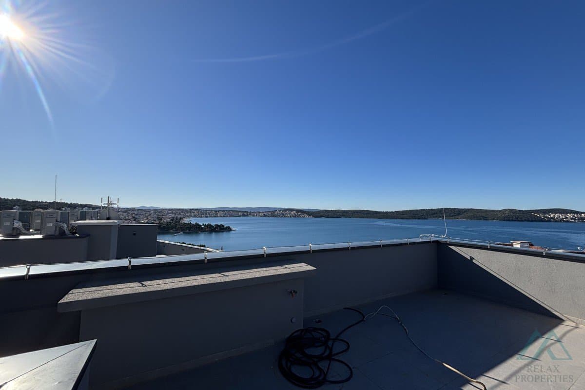 penthouse se 2 ložnicemi, výhledem na moře a střešní terasou - Trogir, Čiovo - 3