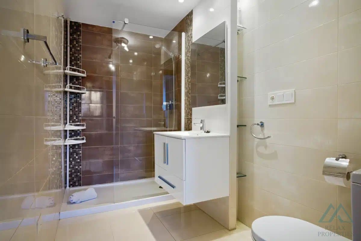 apartmán se 3 ložnicemi v nejvyšším patře, s panoramatickým výhledem na moře, 74 m², v Azul Beach, La Mata, exkluzivní nabídka - foto 17