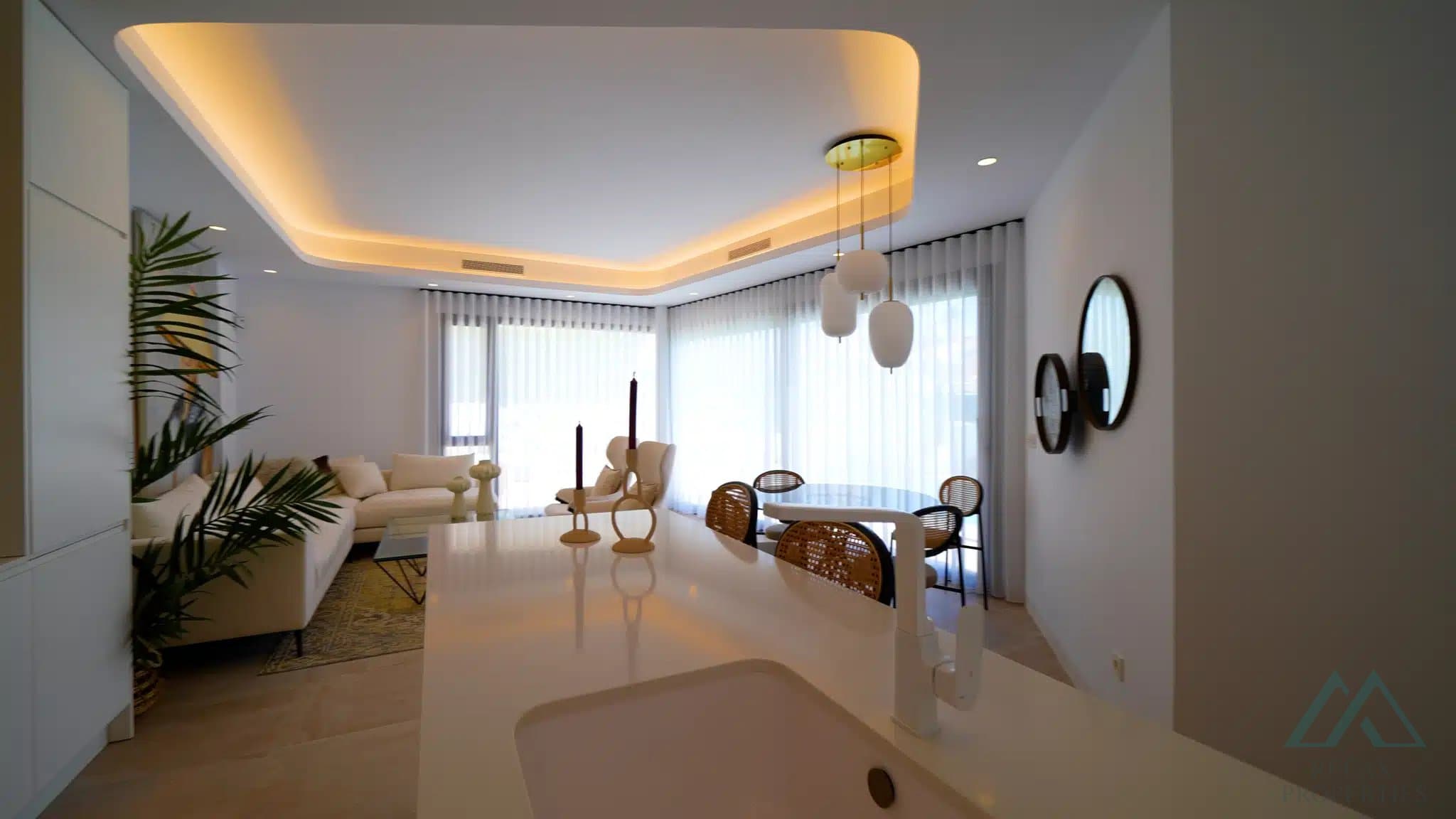 Vila se 3 ložnicemi ve Villa Le Mans, Los Altos s vlastním bazénem - foto 3