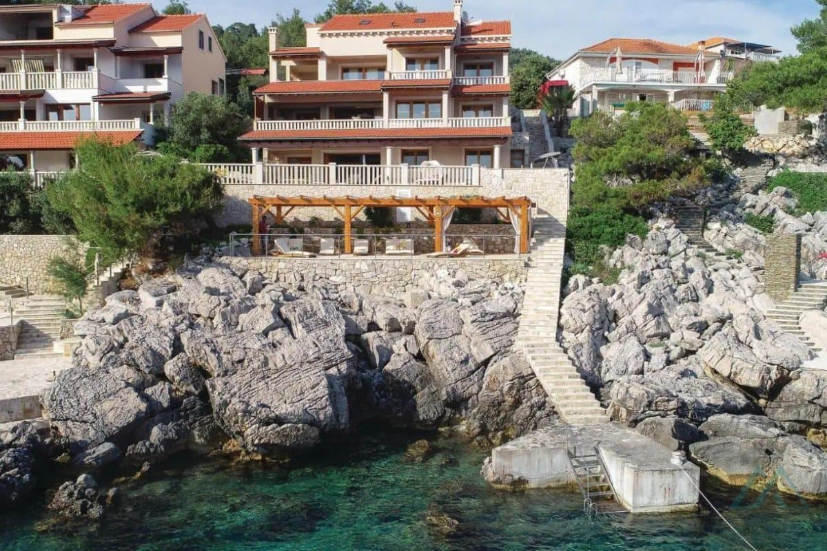 Luxusní vila u moře s bazénem - ostrov Korčula, první linie, Chorvatsko - 1