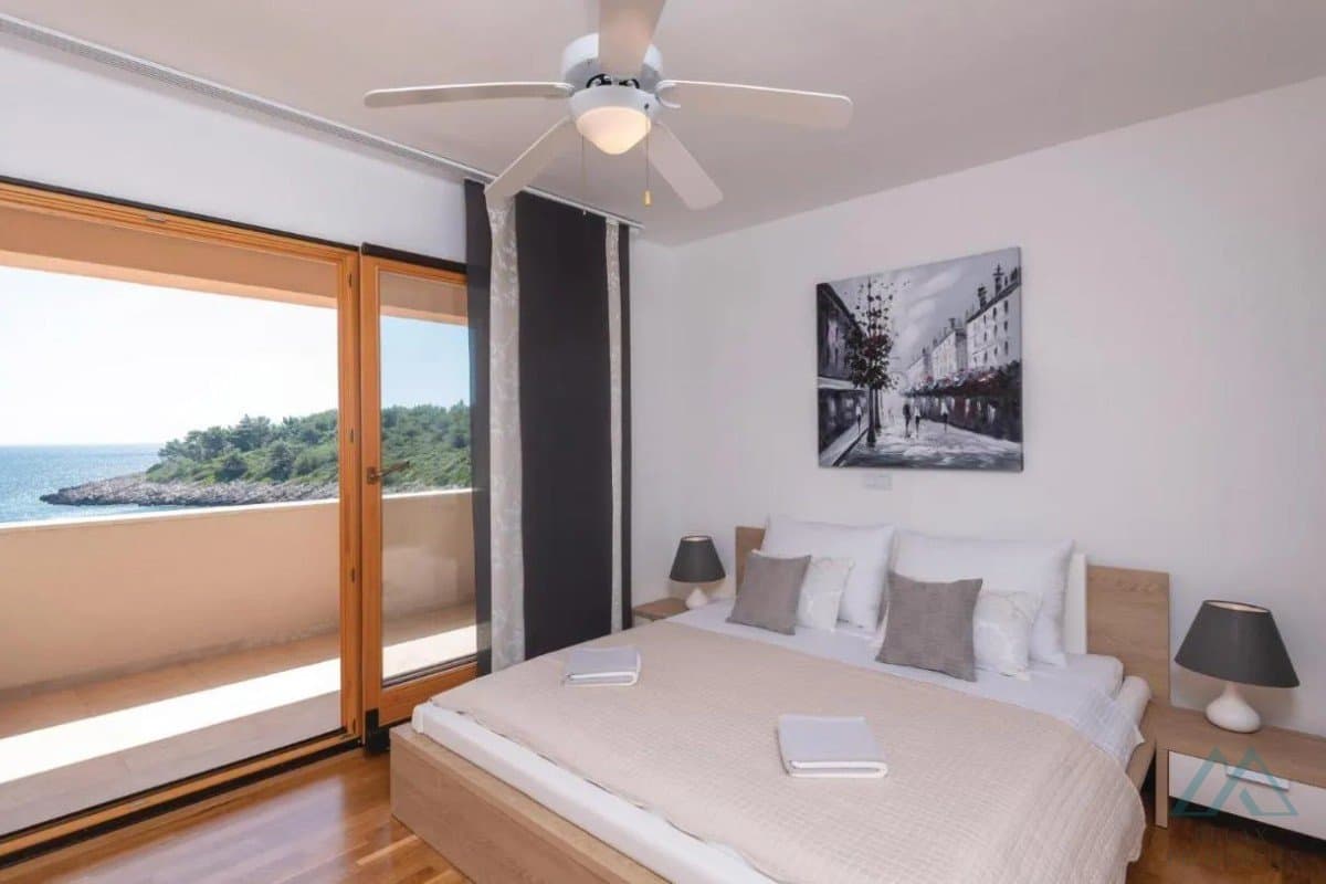 Luxusní vila u moře s bazénem - ostrov Korčula, první linie, Chorvatsko - foto 9