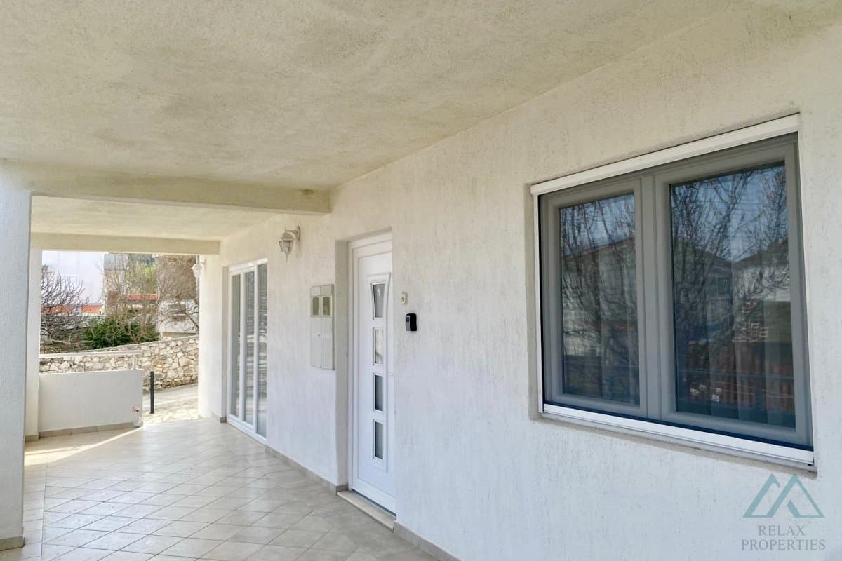 Samostatně stojící dům u moře se dvěma apartmány - ostrov Čiovo, Slatine, investiční příležitost - 3