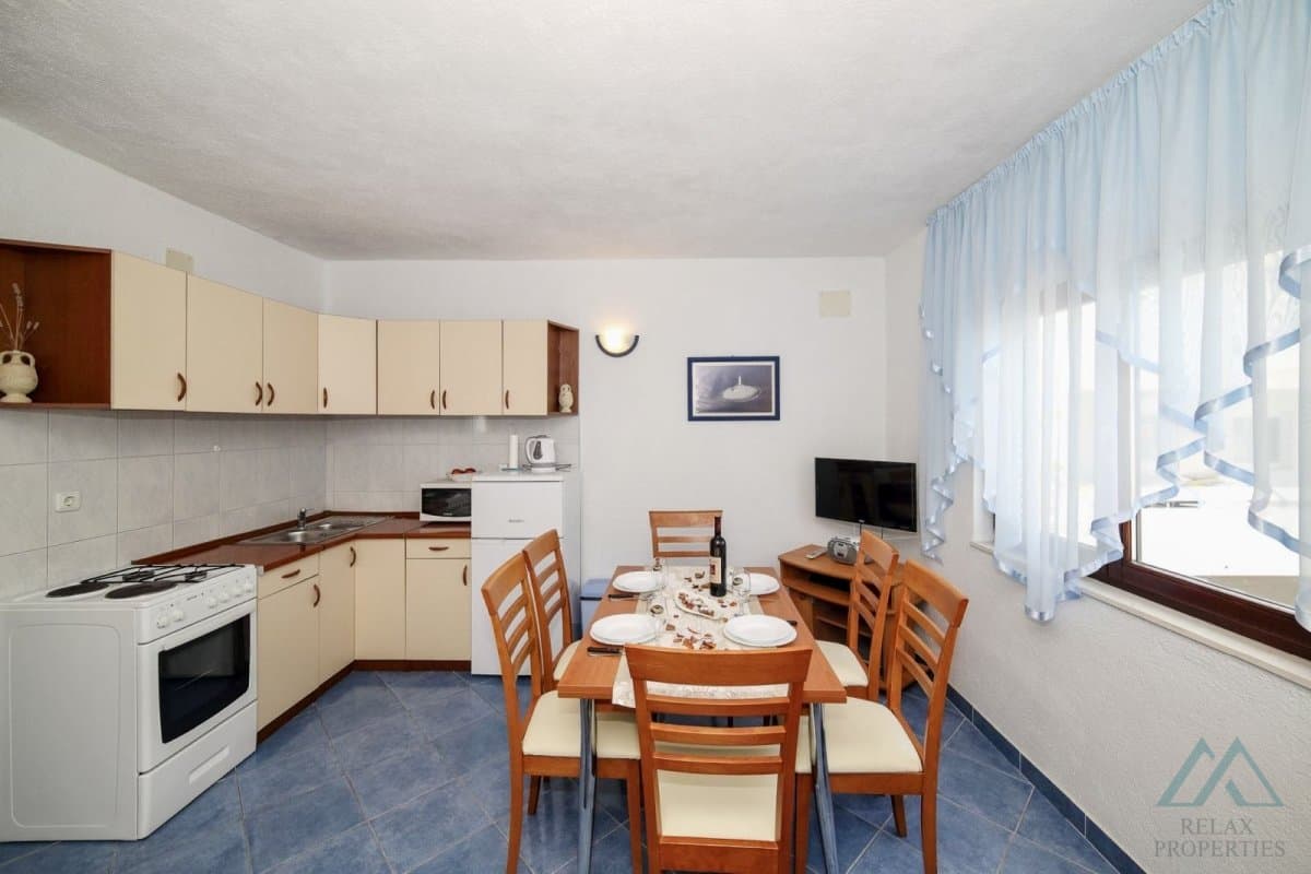 Samostatně stojící dům u moře se dvěma apartmány - ostrov Čiovo, Slatine, investiční příležitost - foto 10