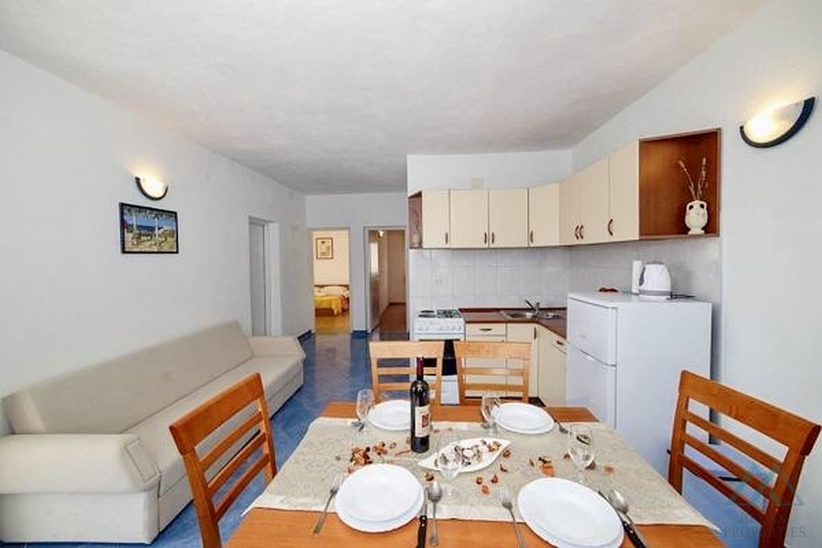 Samostatně stojící dům u moře se dvěma apartmány - ostrov Čiovo, Slatine, investiční příležitost - foto 11