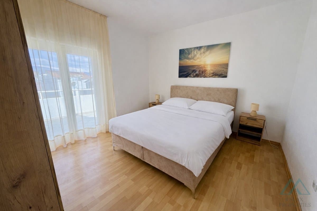 Samostatně stojící dům u moře se dvěma apartmány - ostrov Čiovo, Slatine, investiční příležitost - foto 12