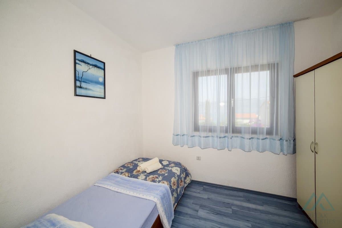 Samostatně stojící dům u moře se dvěma apartmány - ostrov Čiovo, Slatine, investiční příležitost - foto 14