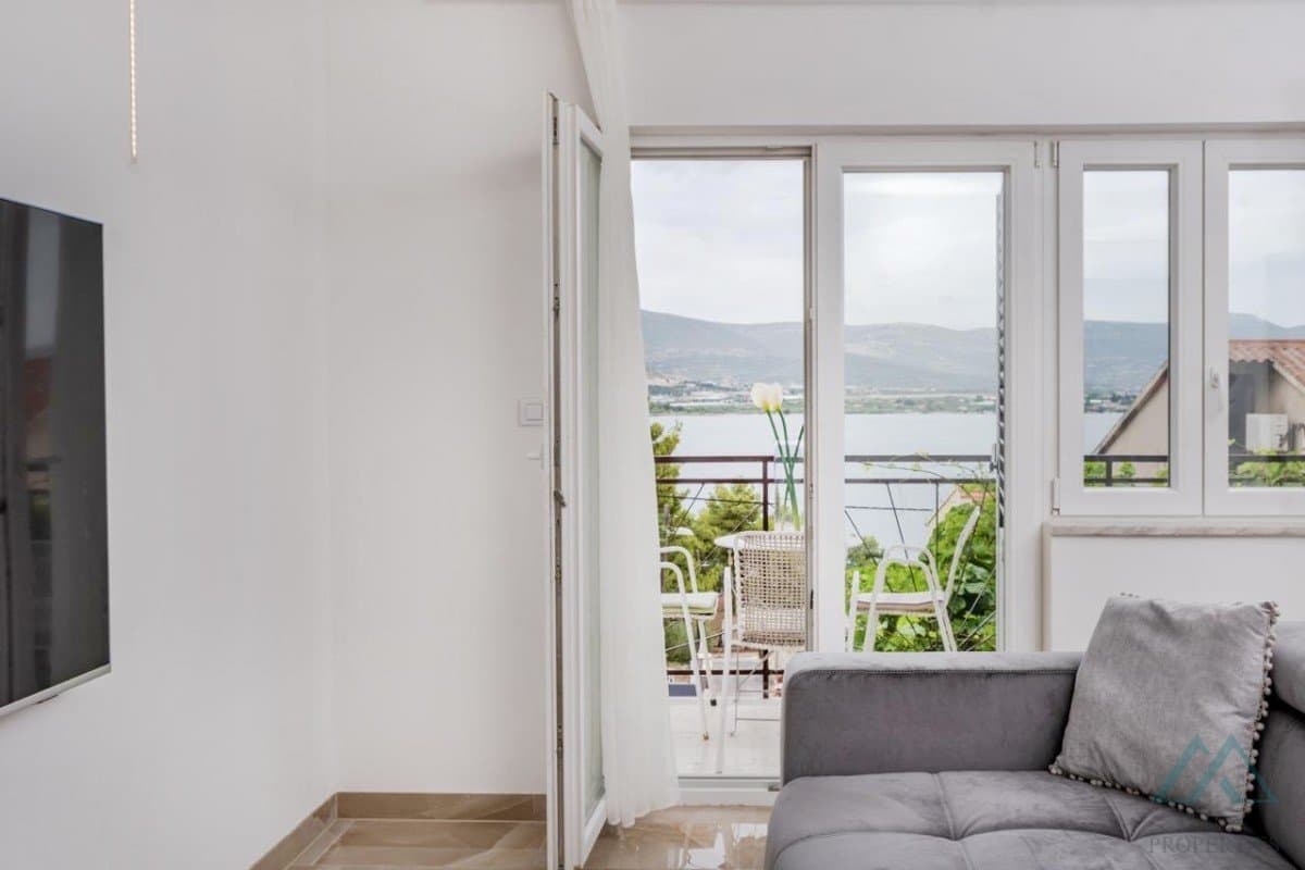 Zrekonstruovaný apartmán s výhledem na moře a velkou zahradou - Trogir, 100 m od moře - 5