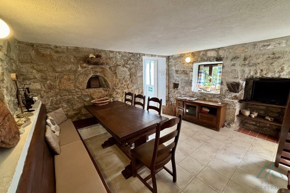 Renovovaný kamenný dům u moře - 1. řada, Omiš, Chorvatsko - 4