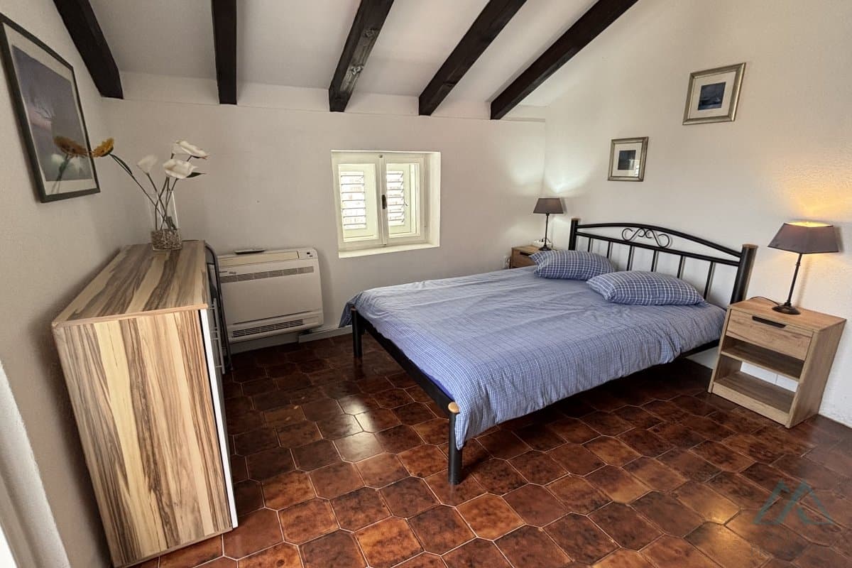 Renovovaný kamenný dům u moře - 1. řada, Omiš, Chorvatsko - foto 9