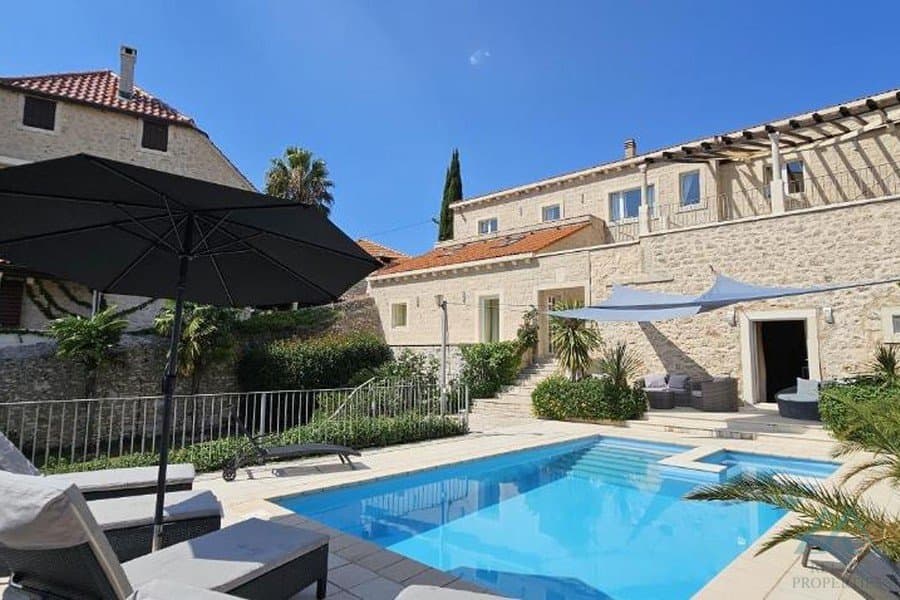 Tradiční kamenný dům s bazénem a výhledem na moře - ostrov Brač, 30 m od moře - 2