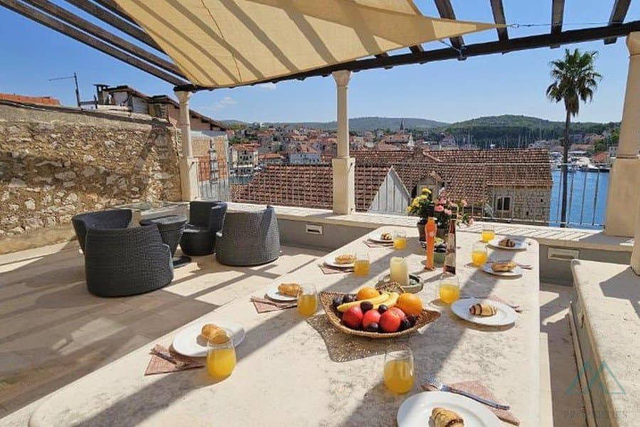 Tradiční kamenný dům s bazénem a výhledem na moře - ostrov Brač, 30 m od moře - foto 14