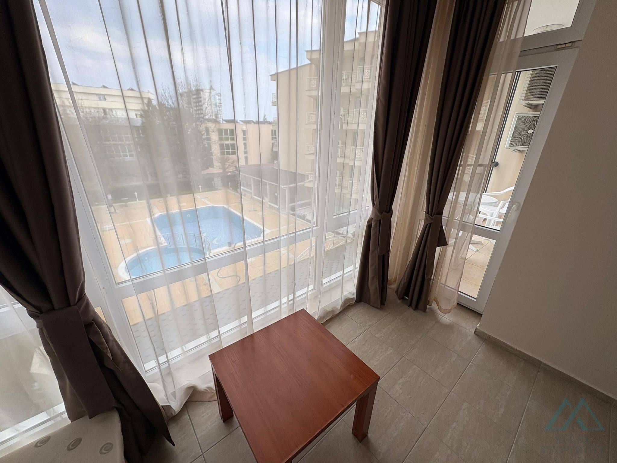 3+kk apartmán s výhledem na bazén - Hotel Karlovo, Slunečné pobřeží, jen 150 m od pláže - foto 11