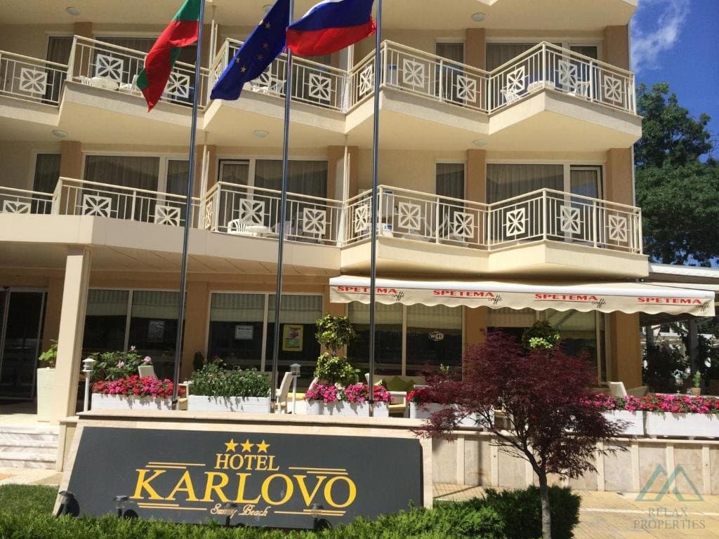 3+kk apartmán s výhledem na bazén - Hotel Karlovo, Slunečné pobřeží, jen 150 m od pláže - 1