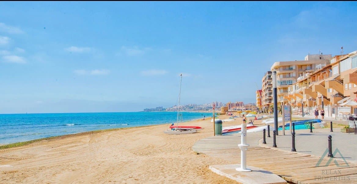Apartmán v La Mata - Torrevieja, 250 m od pláže, společný bazén, investiční příležitost - 1