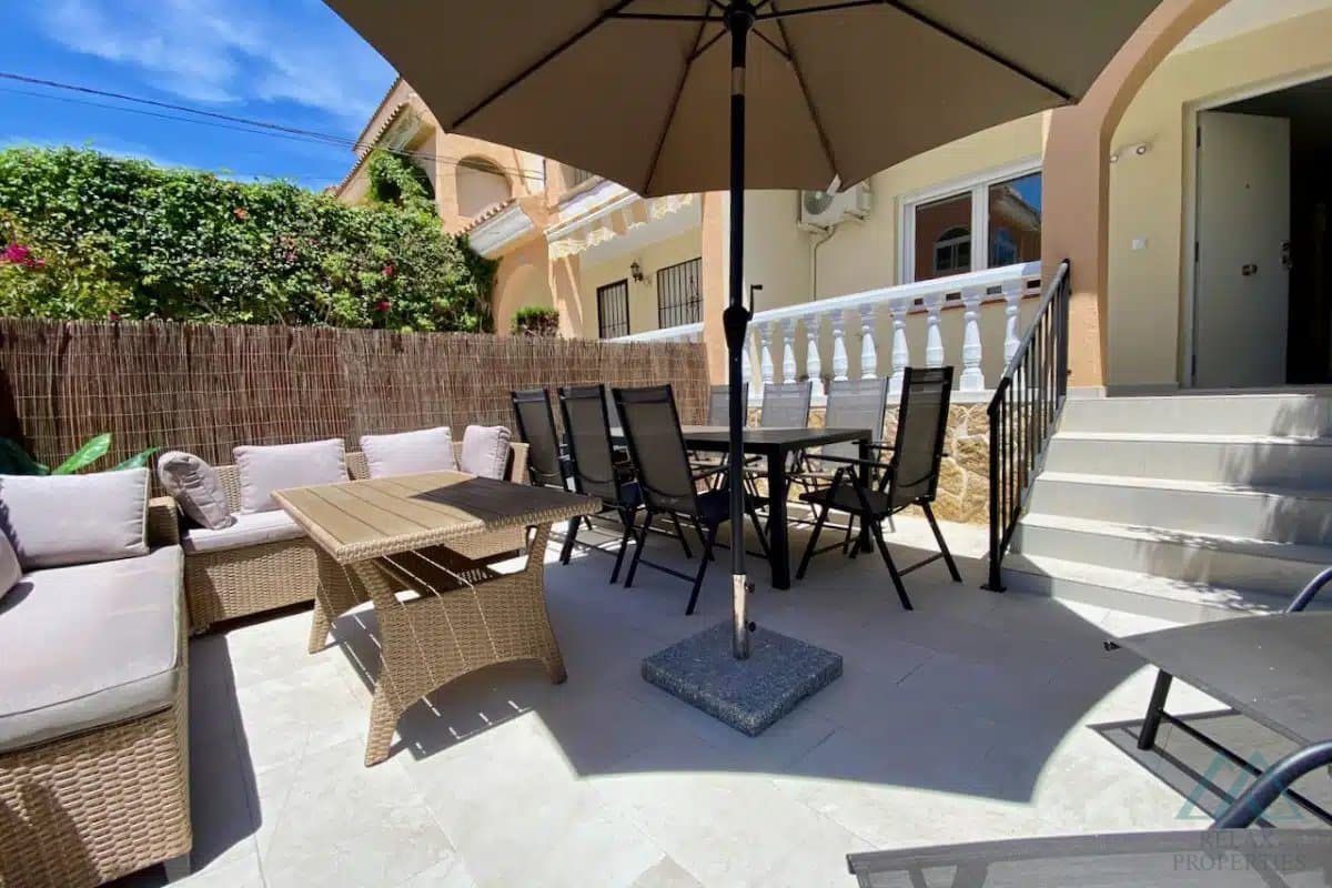 Řadový dům s terasou, bazénem v Orihuela Costa - foto 15