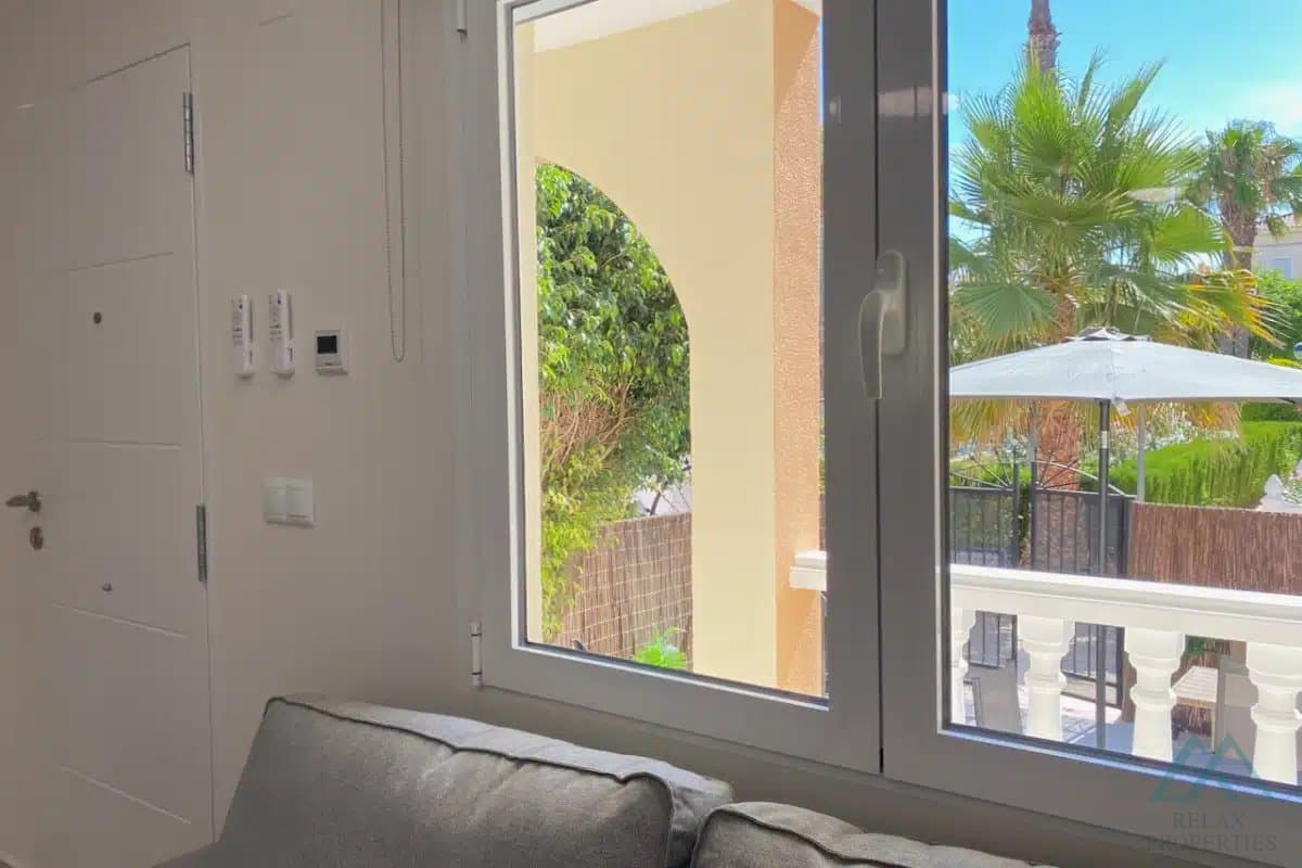 Řadový dům s terasou, bazénem v Orihuela Costa - foto 7