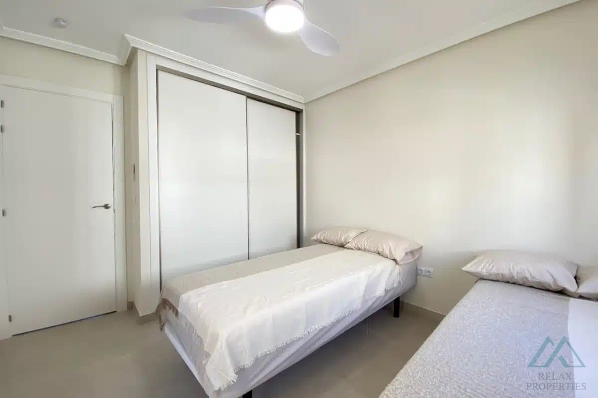 Řadový dům s terasou, bazénem v Orihuela Costa - foto 11