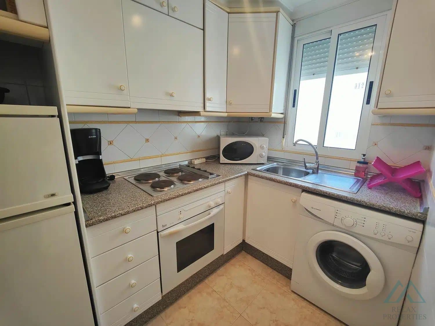 Apartmán s bazénem a terasou jen 150 m od pláže La Mata, Torrevieja - foto 7