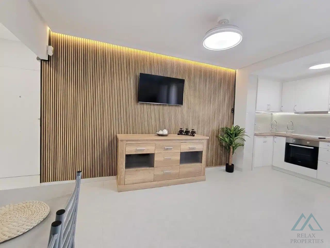 Zrekonstruovaný apartmán s terasou a bazénem, 600 m od pláže, Torrevieja - foto 3